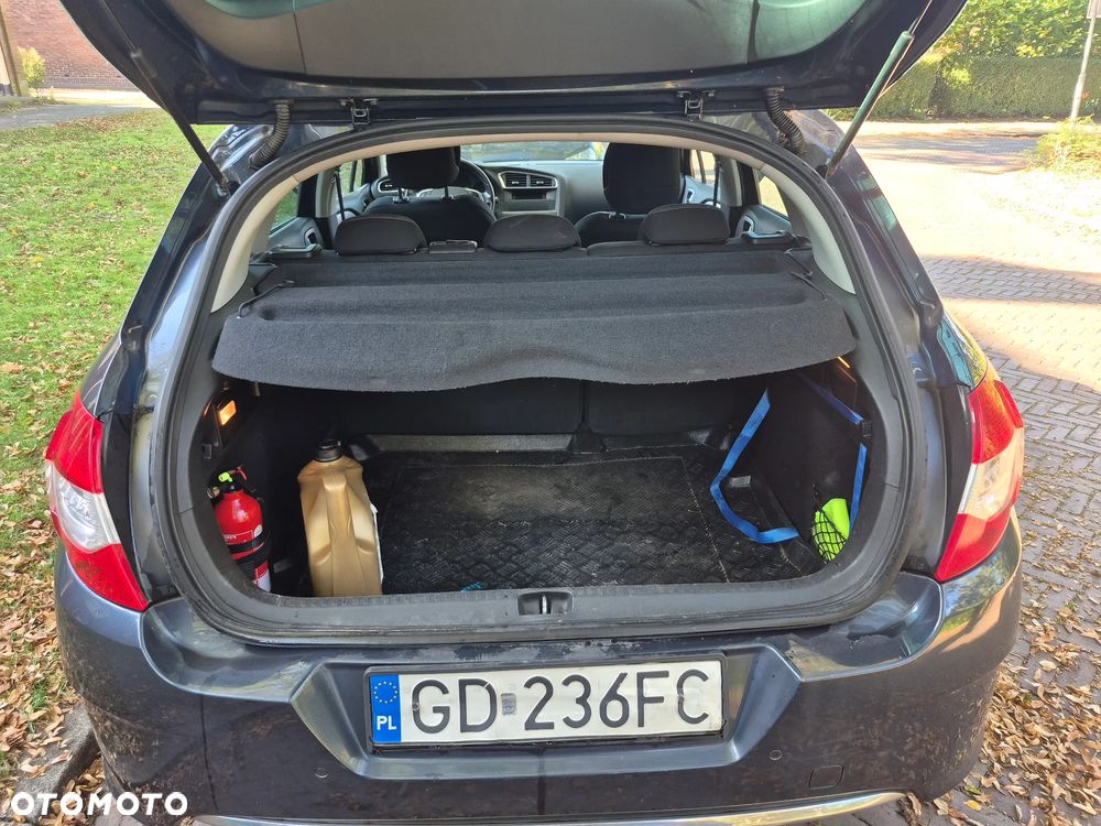 Citroen C4 2011 photo 4