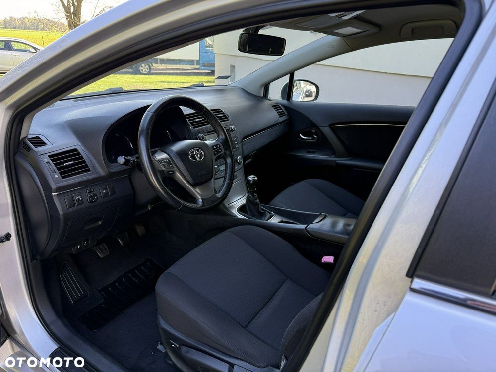 Toyota Avensis 1.8 Style - 15