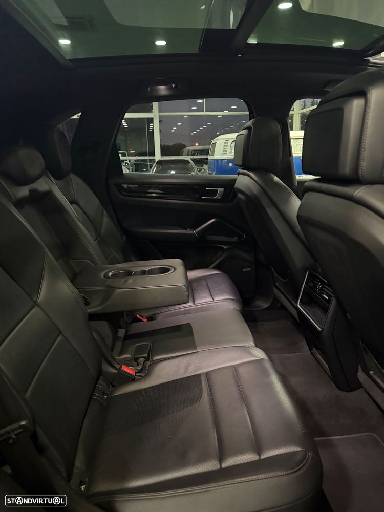 Porsche Cayenne - 24