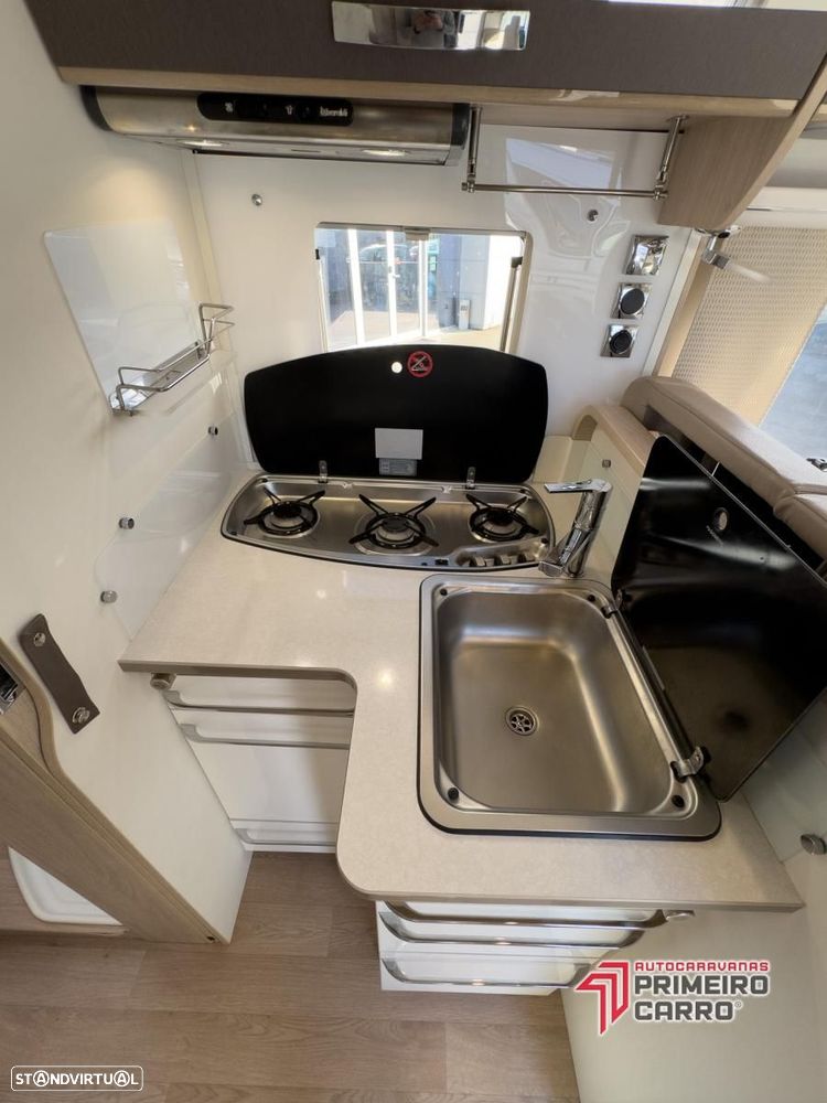 Rapido Serie 8F 880F cama central e basculante - 19