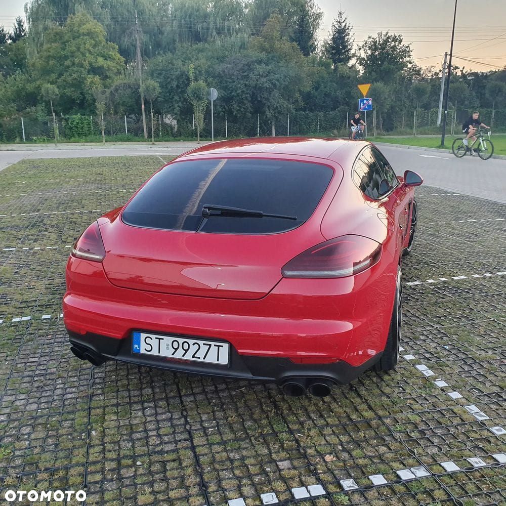 Porsche Panamera GTS - 12