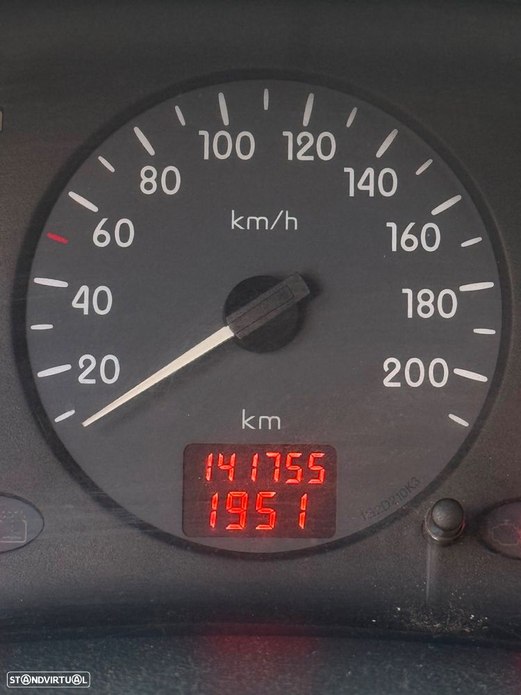 Renault Clio 1.2 RT - 3