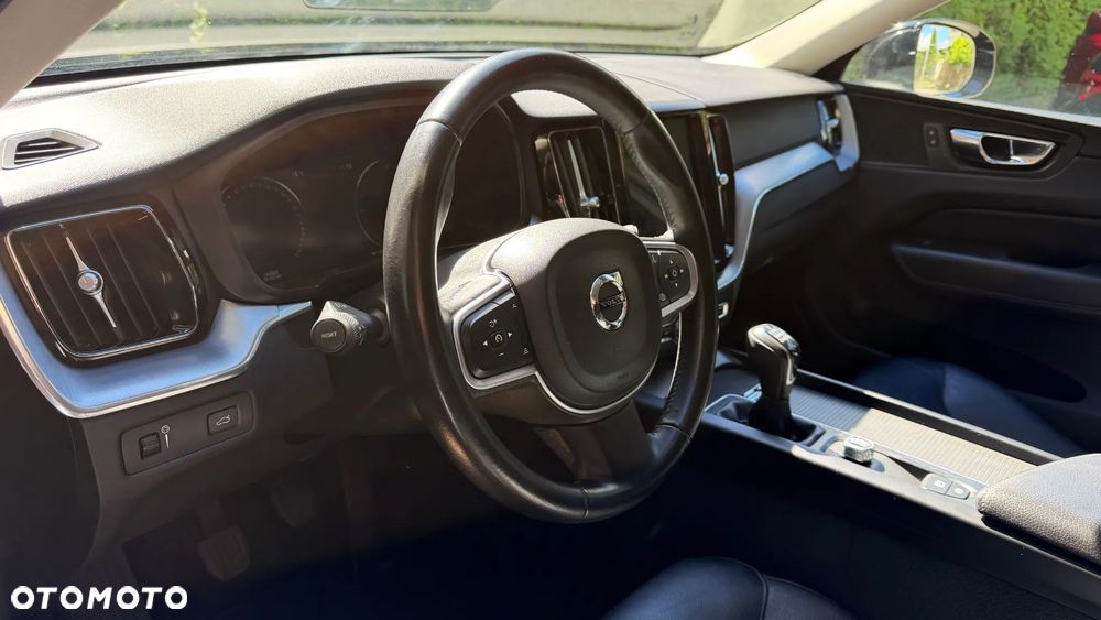 Volvo XC 60 D4 Momentum Pro - 16