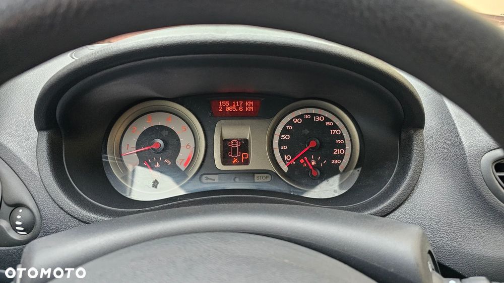 Renault Clio 1.6 Confort Privilege - 9