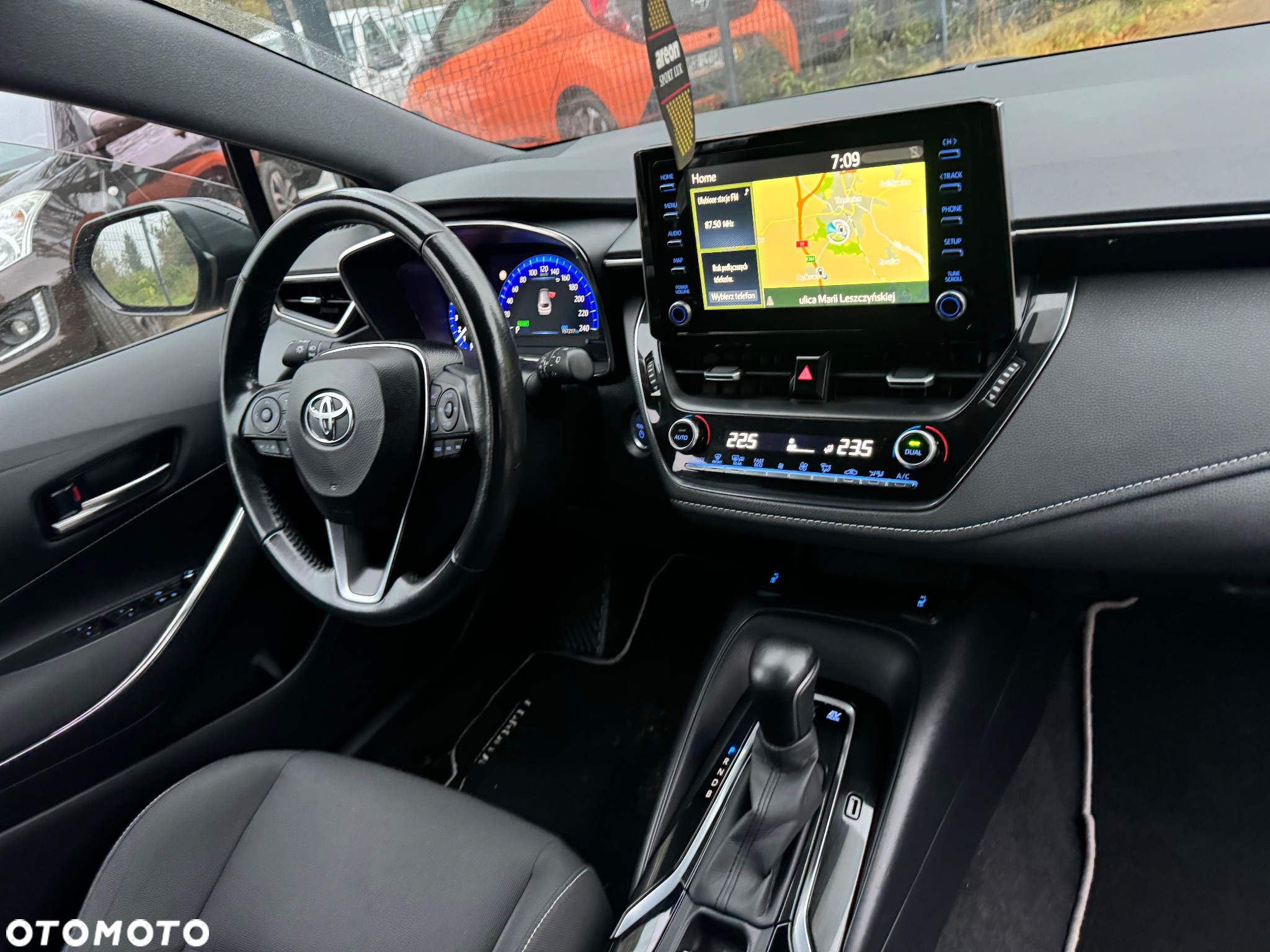 Toyota Corolla - 21