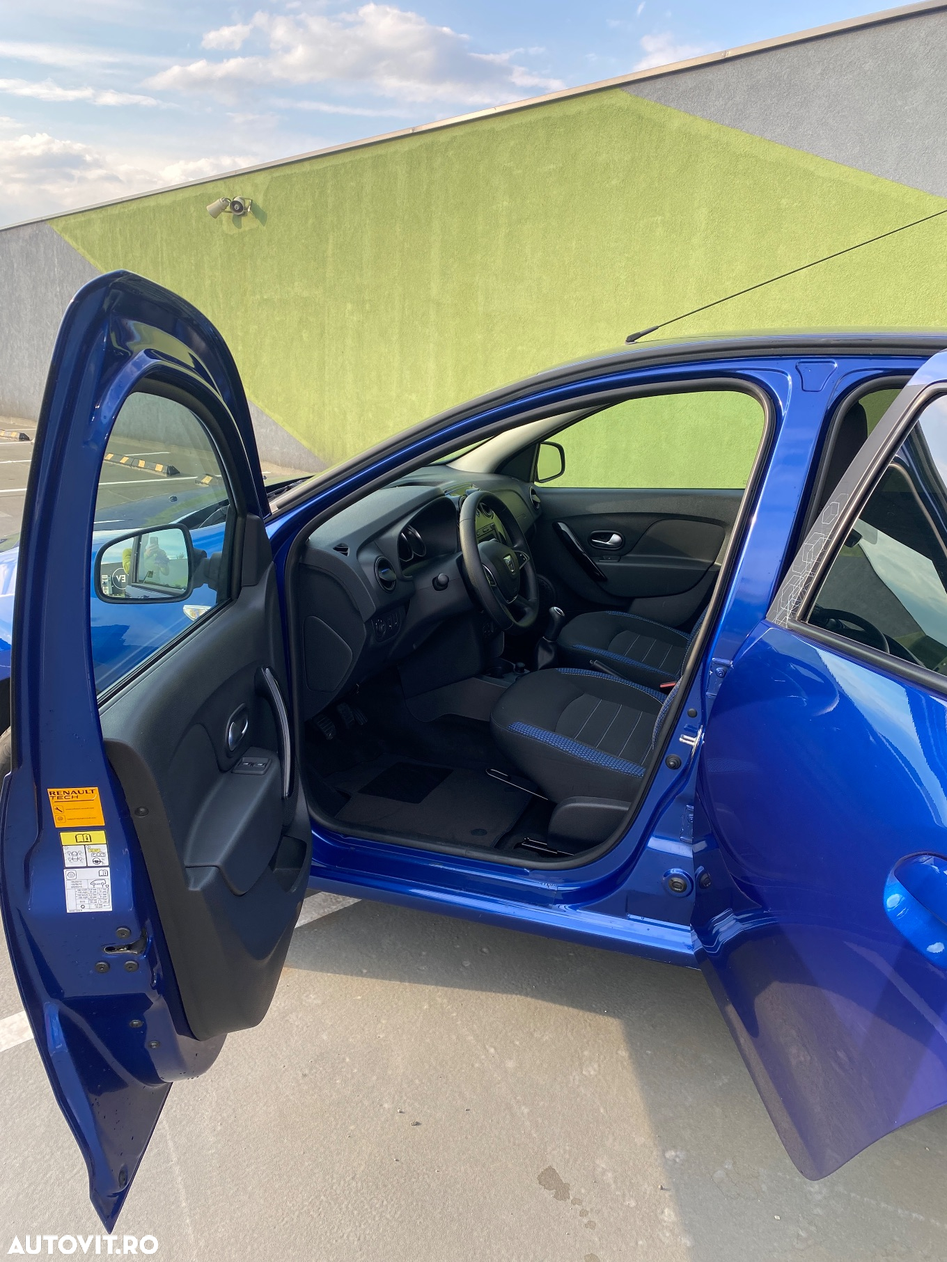 Dacia Logan TCe 90 Essential - 5