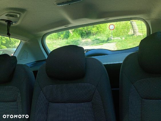 Ford S-Max - 17