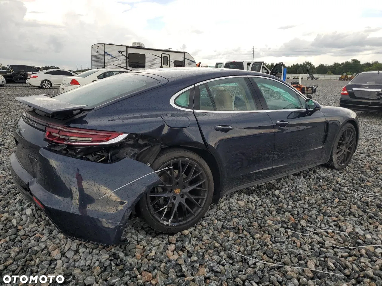 Porsche Panamera Standard - 3