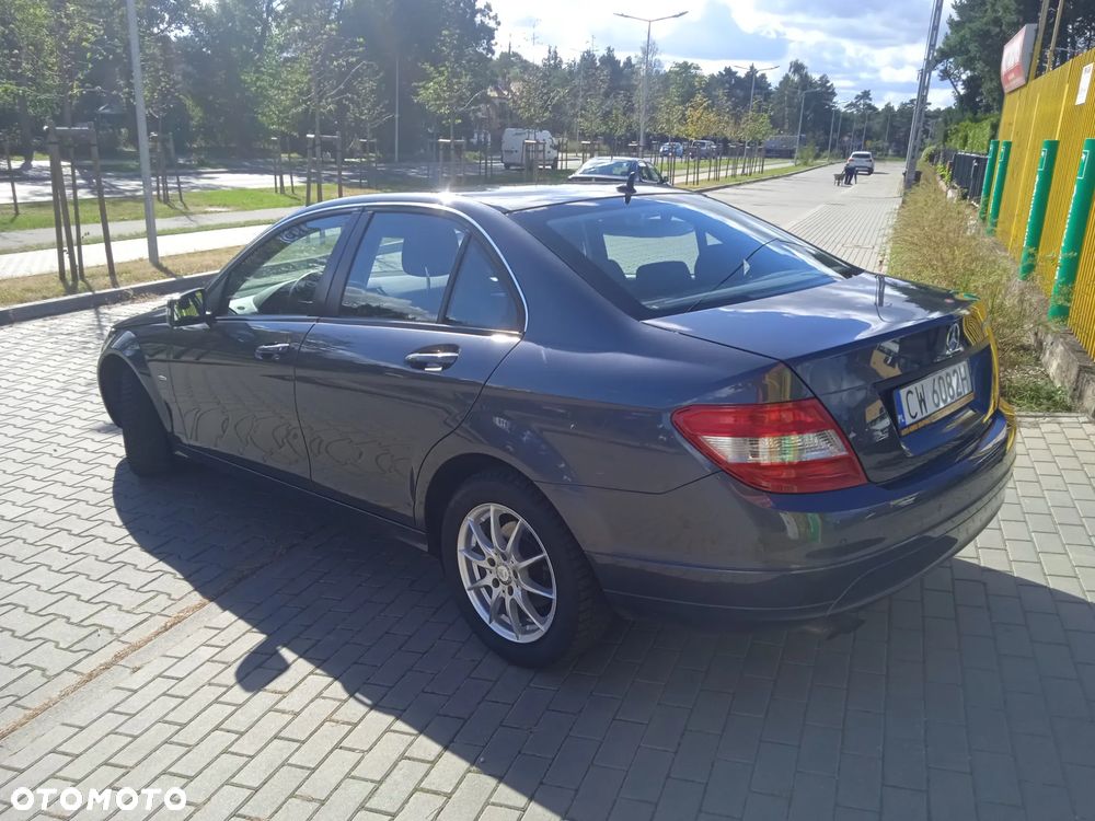 Mercedes-Benz Klasa C 180 BlueEFFICIENCY Elegance - 14