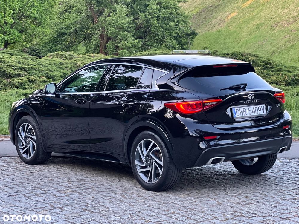 Infiniti Q30 1.6t Premium 7DCT - 16