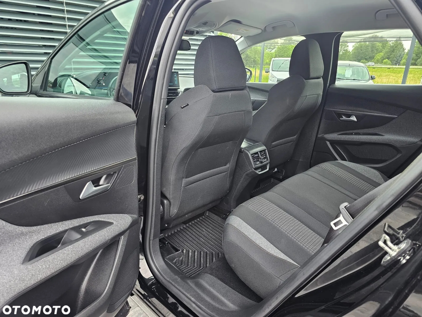 Peugeot 3008 1.5 BlueHDi Allure Pack S&S EAT8 - 39