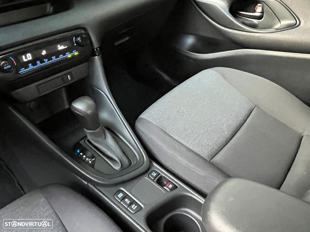 Toyota Yaris 1.5 HDF Comfort Plus - 36