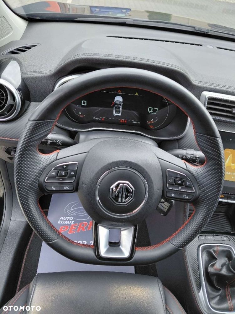 MG ZS - 12