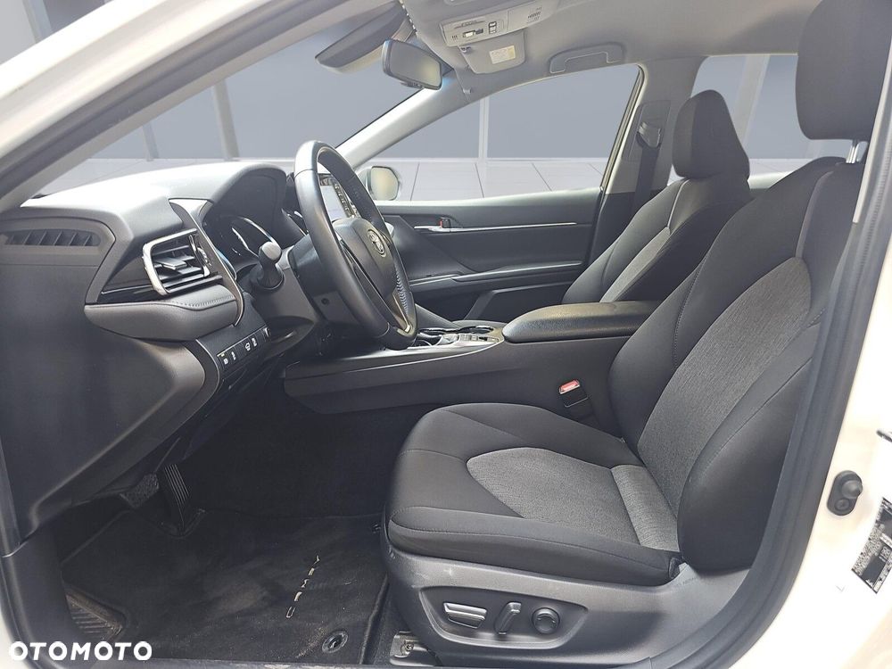 Toyota Camry 2.5 Hybrid Comfort CVT - 9