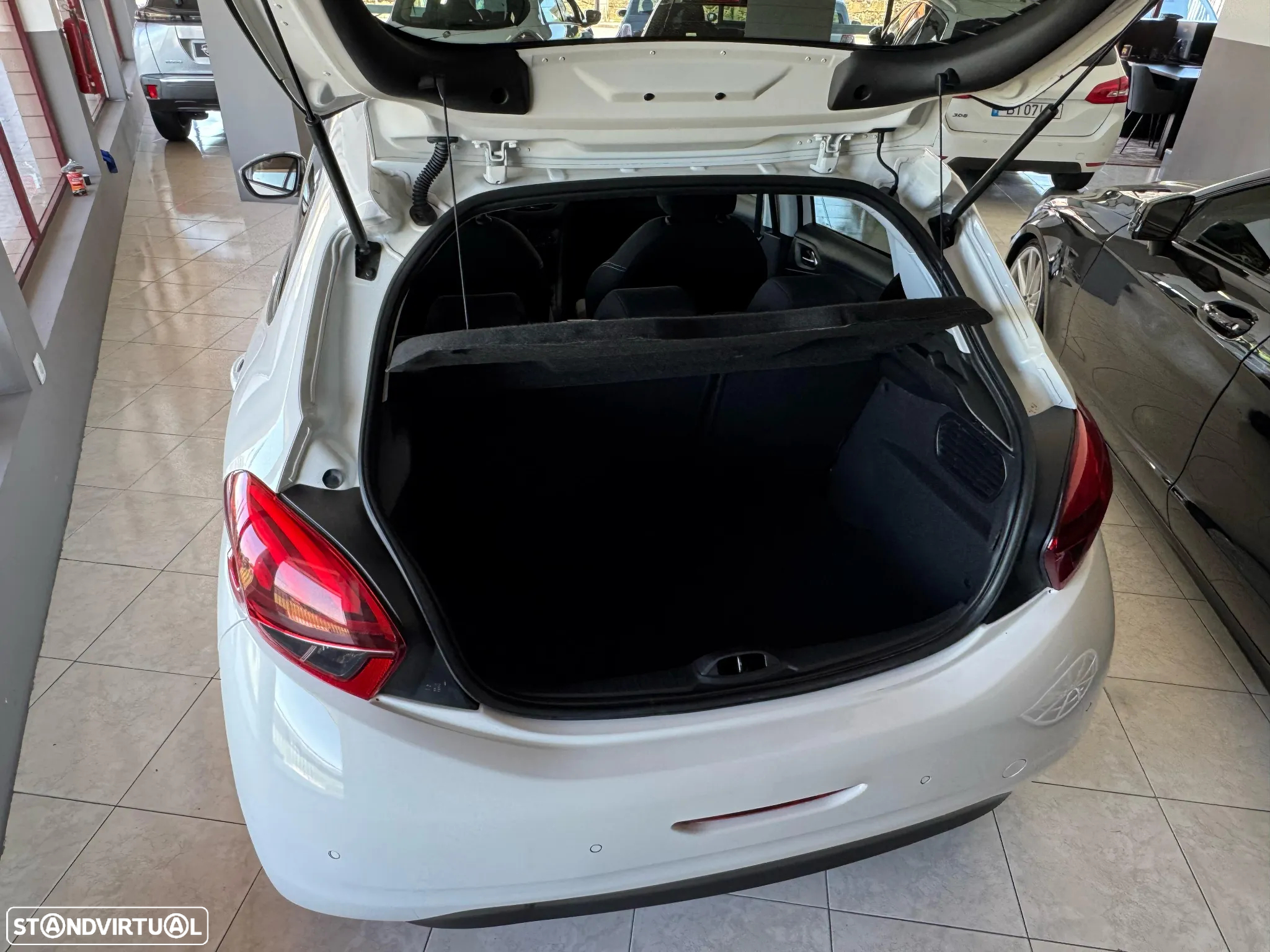 Peugeot 208 1.2 PureTech Style - 6