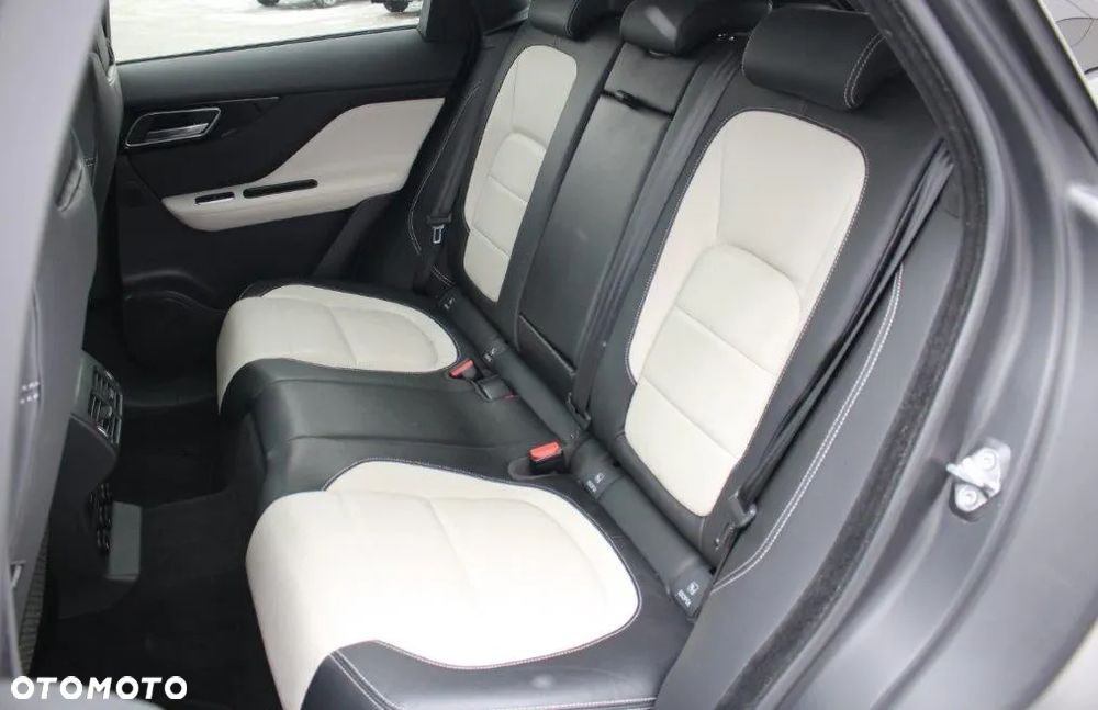 Jaguar F-Pace 2.0 i4D AWD R-Sport - 13