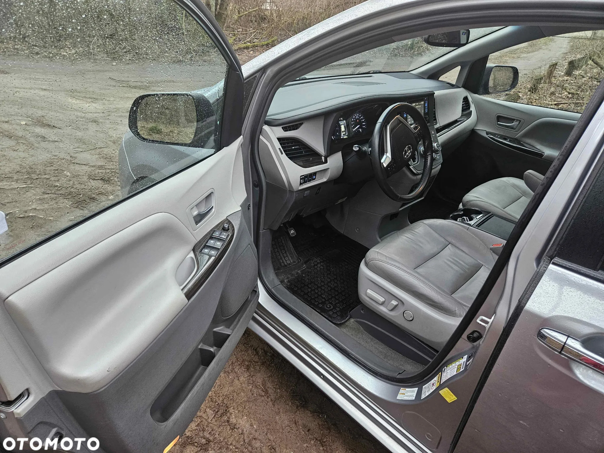 Toyota Sienna 3.5 V6 XLE AWD - 8