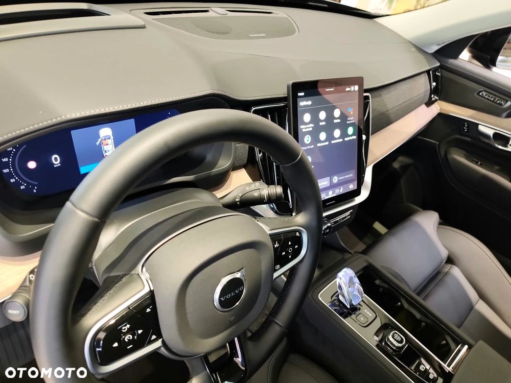 Volvo XC 90 T8 AWD Plug-In Hybrid Ultimate Dark 7os - 36