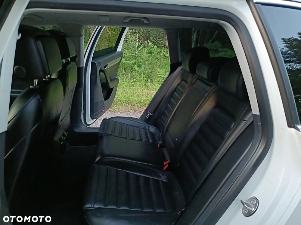 Volkswagen Passat 2.0 TDI Highline R-Style DSG - 13