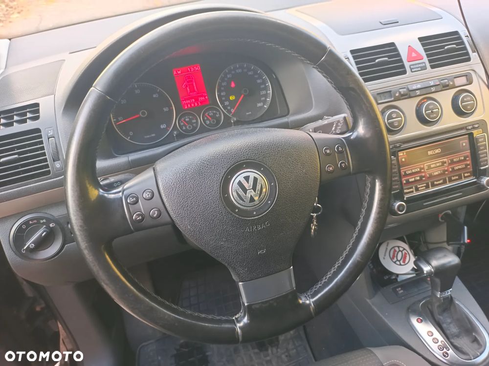 Volkswagen Touran - 17
