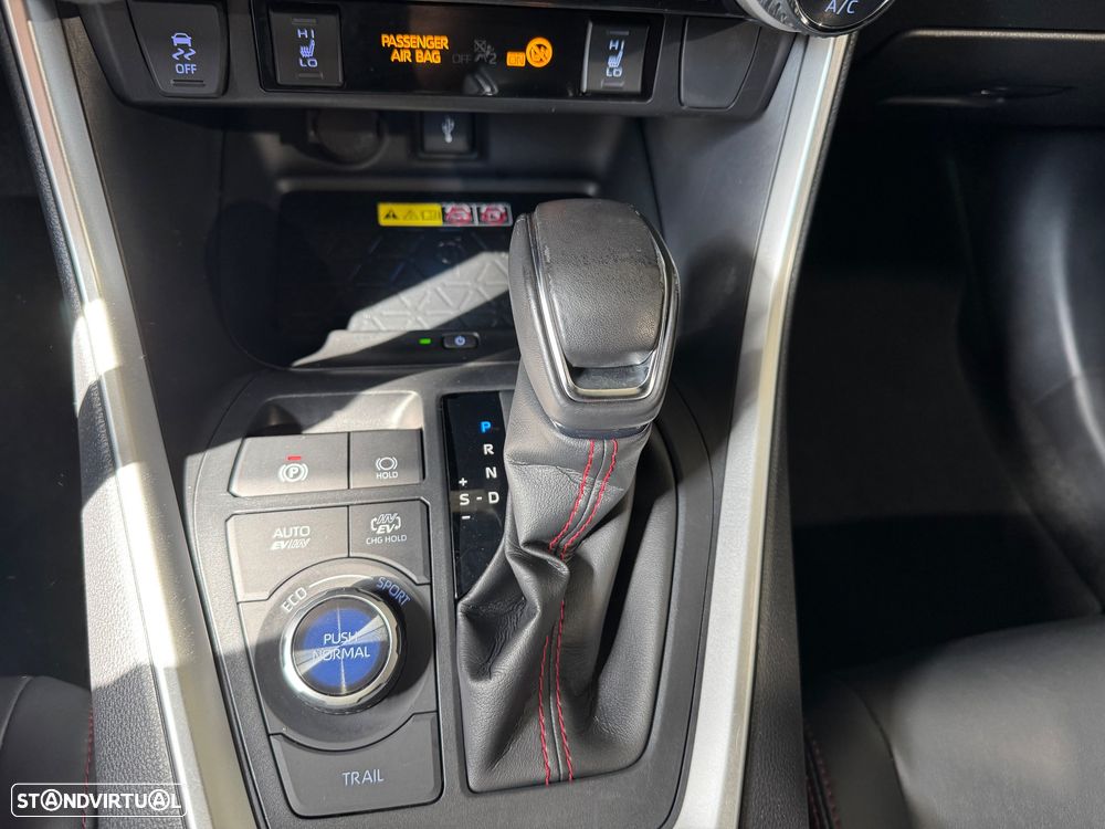 Toyota RAV4 2.5 HDF Plug-in Square Co.AWD-i - 31
