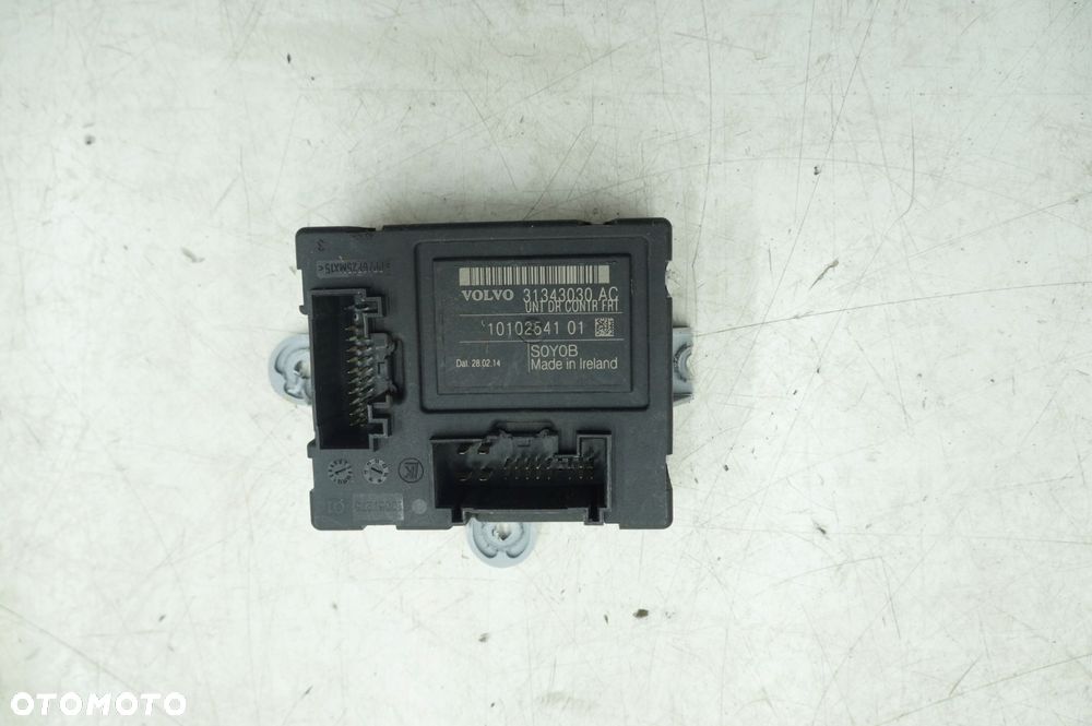 volvo xc60 xc70 moduł sterownik drzwi przednich przód 31343030 ac