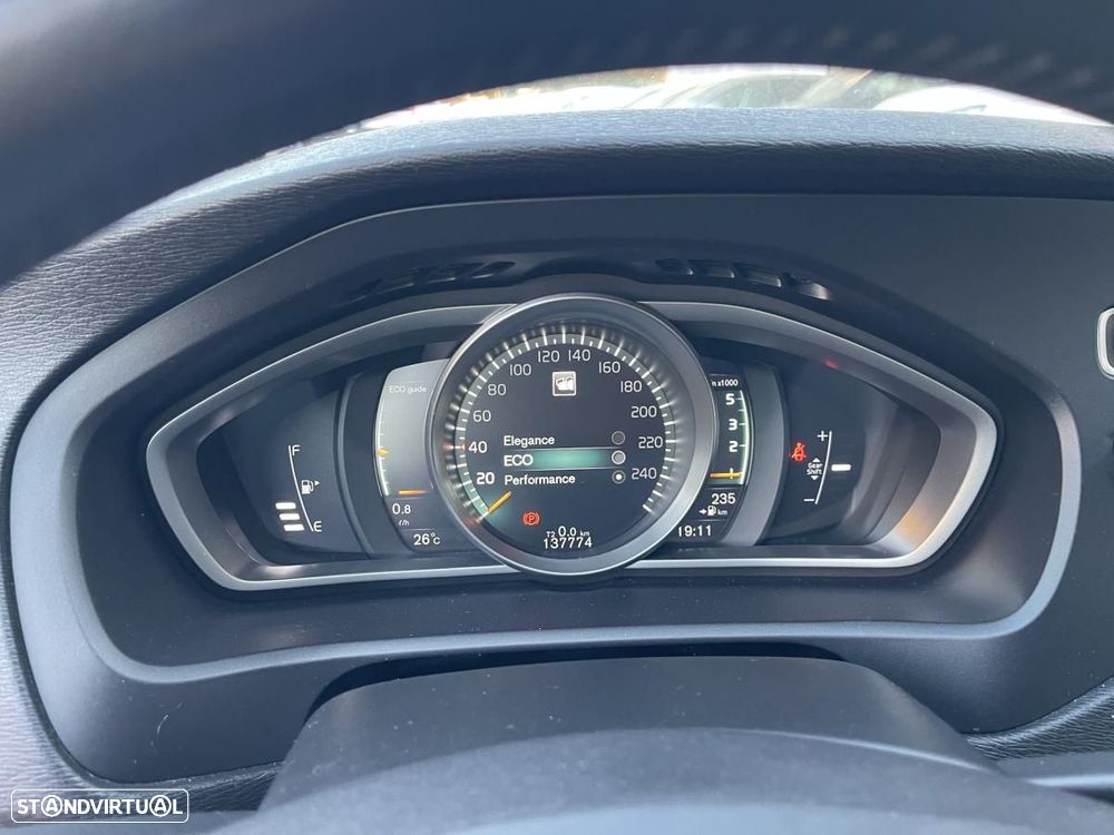 Volvo V40 2.0 D2 Momentum - 26