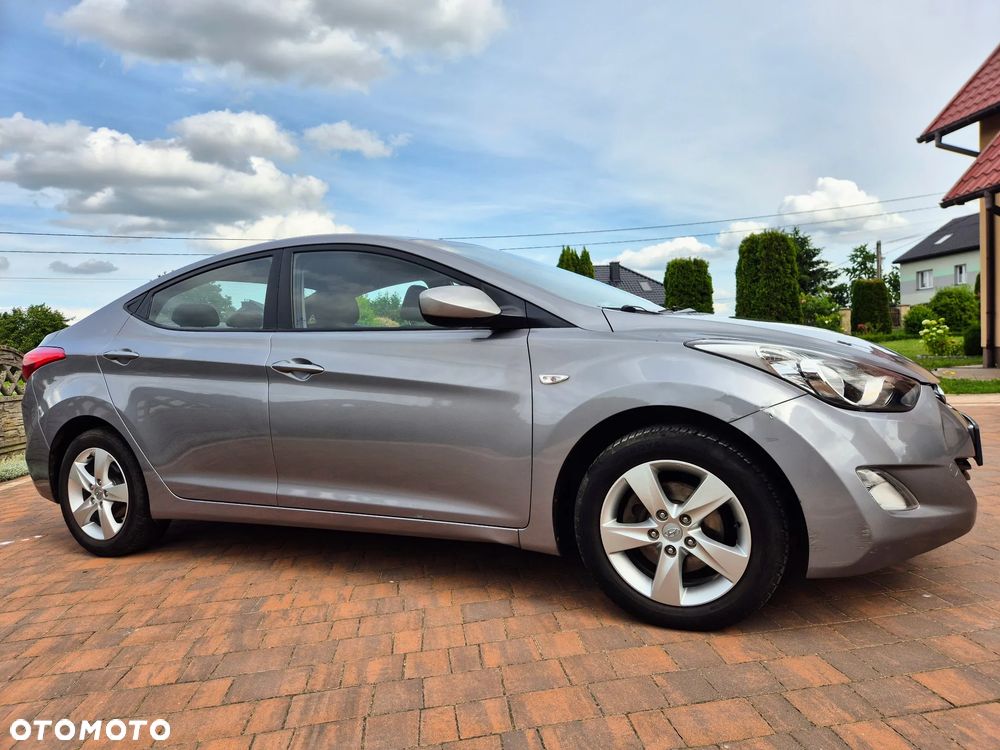 Hyundai Elantra 1.6 Comfort - 5