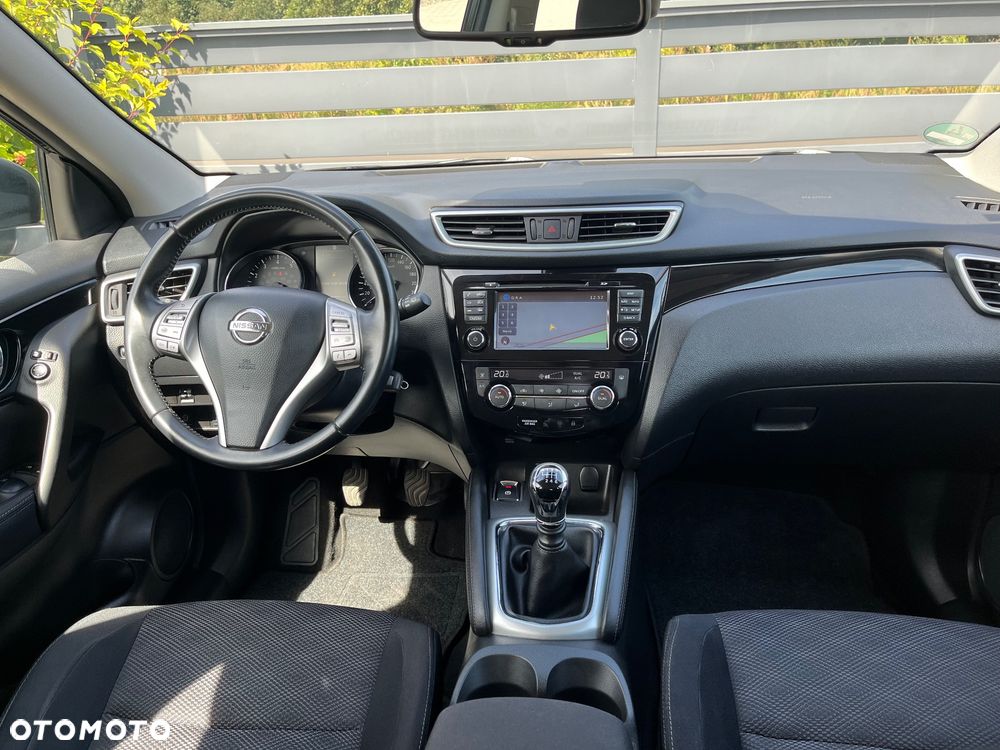 Nissan Qashqai 1.2 DIG-T N-Vision - 21