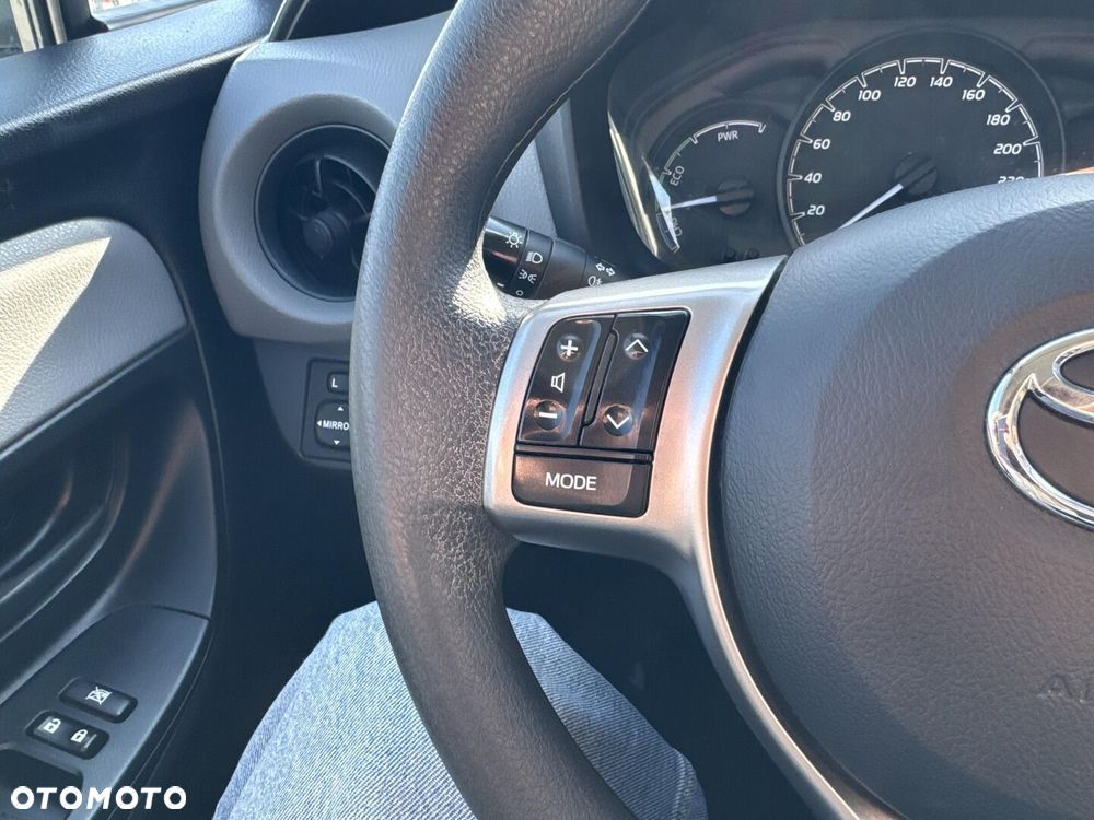 Toyota Yaris - 21