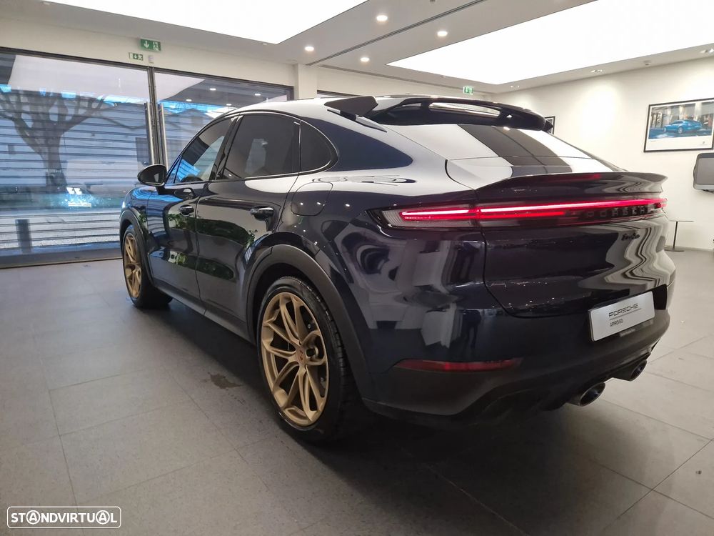 Porsche Cayenne Coupé Turbo E-Hybrid Pacote GT - 2
