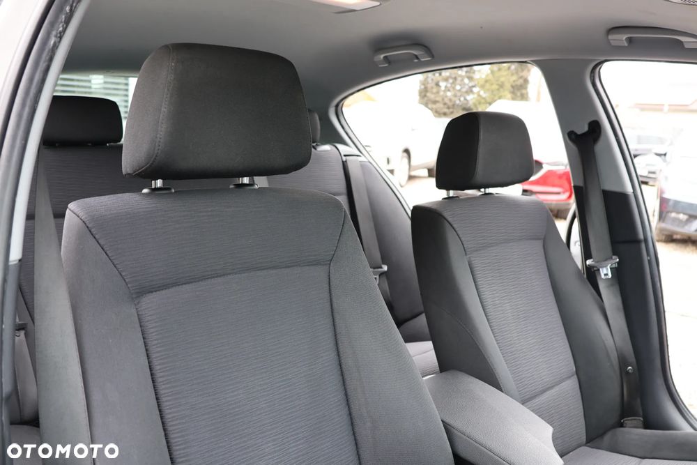 BMW Seria 1 116i - 13