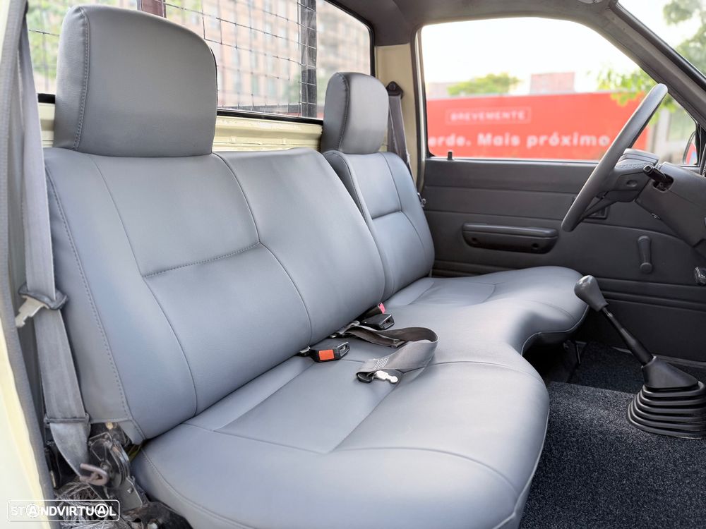 Toyota Hilux 2.4 D LN85L - 10