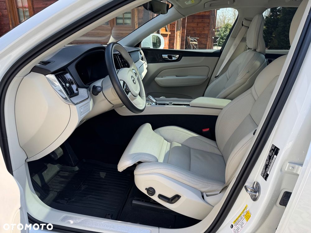Volvo XC 60 T8 Plug-In Hybrid AWD Inscription - 18
