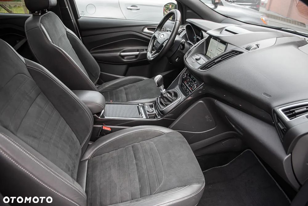 Ford Kuga 1.5 EcoBoost 2x4 ST-Line - 7