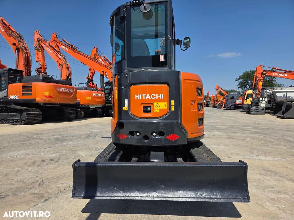 Hitachi ZX33U-6, 2023, 1.905 ore, Masa operationala 3,7 tone, CUPLA RAPIDA HIDRAULICA si 3 CUPE NOI, Lama nivelare, ad sapare 3,5m, latime 1,55m, aer conditionat, antifurt, inst picon, ridica 2,7t, posibil leasing 4 ani, PROMOTIE 36.900 EUR+Tva - 4
