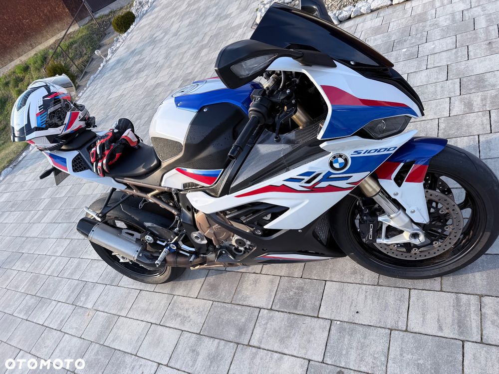 BMW S - 1