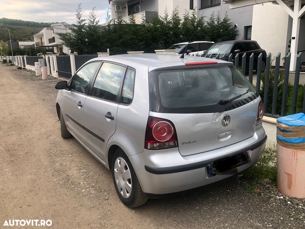 Volkswagen Polo 1.2 Attractive - 2