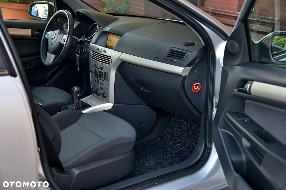 Opel Astra 1.9 CDTI Cosmo - 27