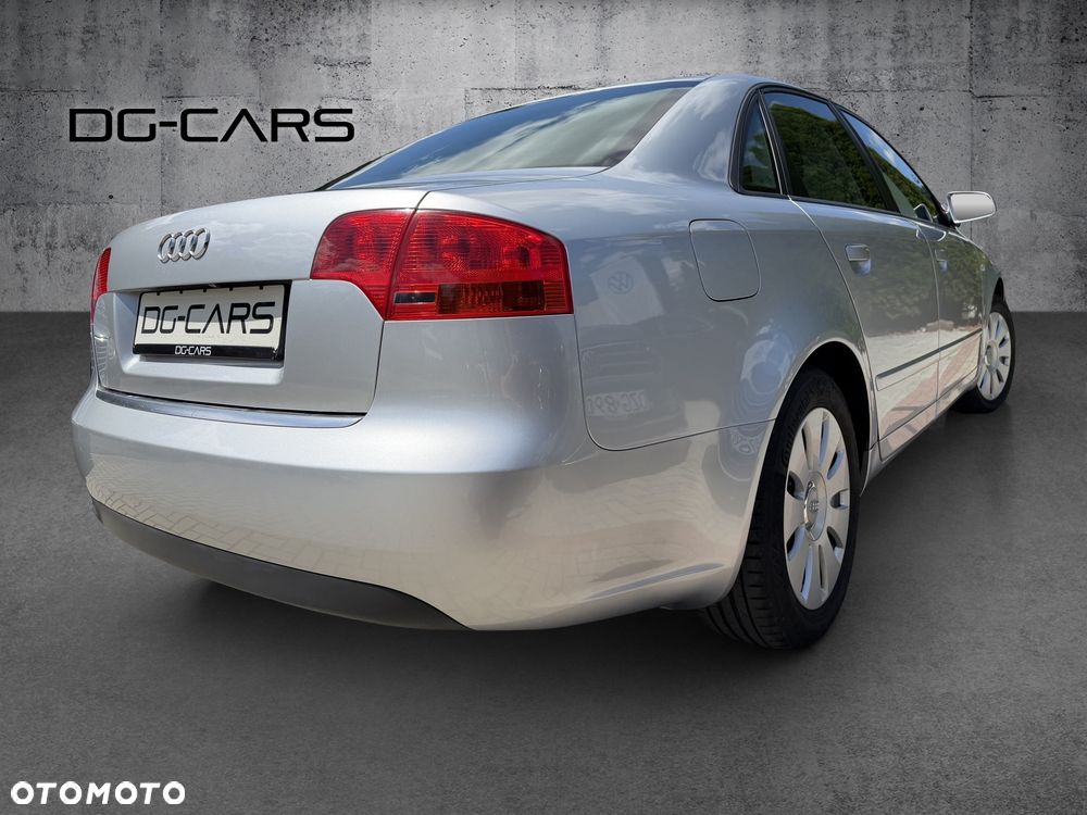 Audi A4 Limousine - 4