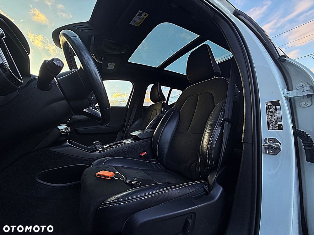Volvo XC 40 T5 AWD R-Design - 14