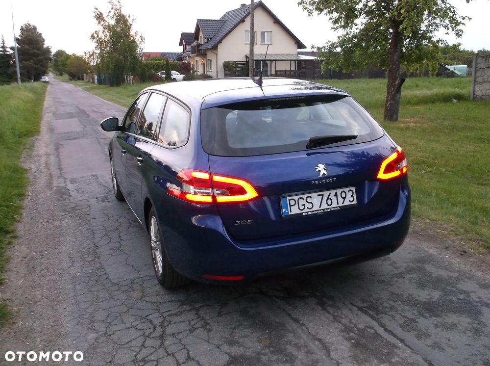 Peugeot 308 PureTech 130 GPF EAT8 Black Edition - 35