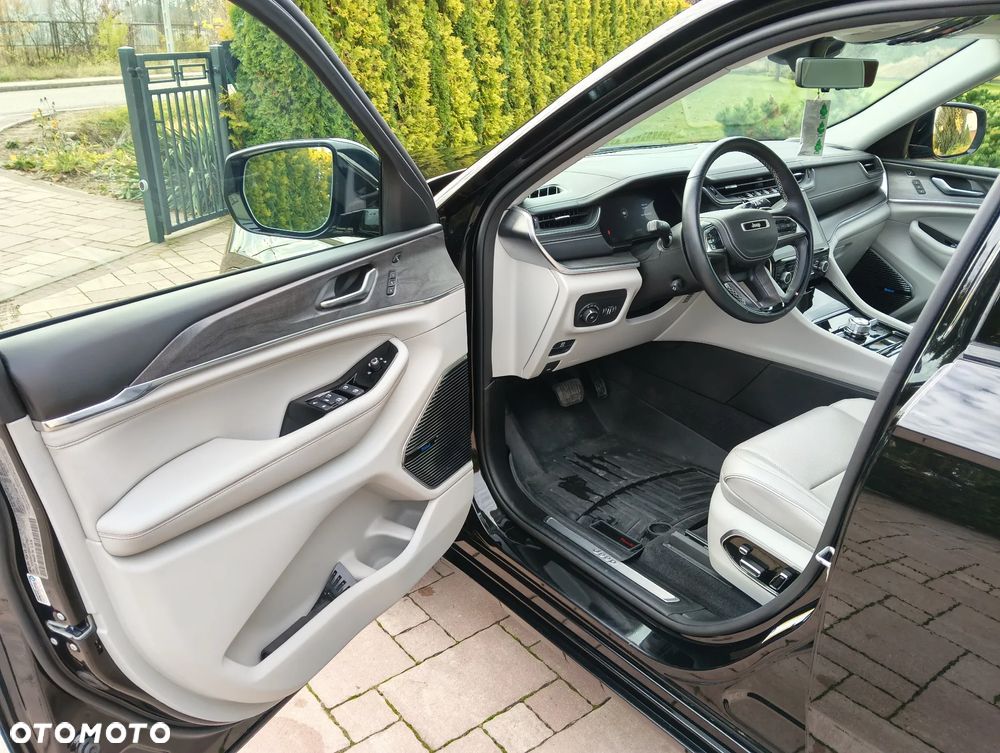 Jeep Grand Cherokee 5.7 V8 Overland - 28