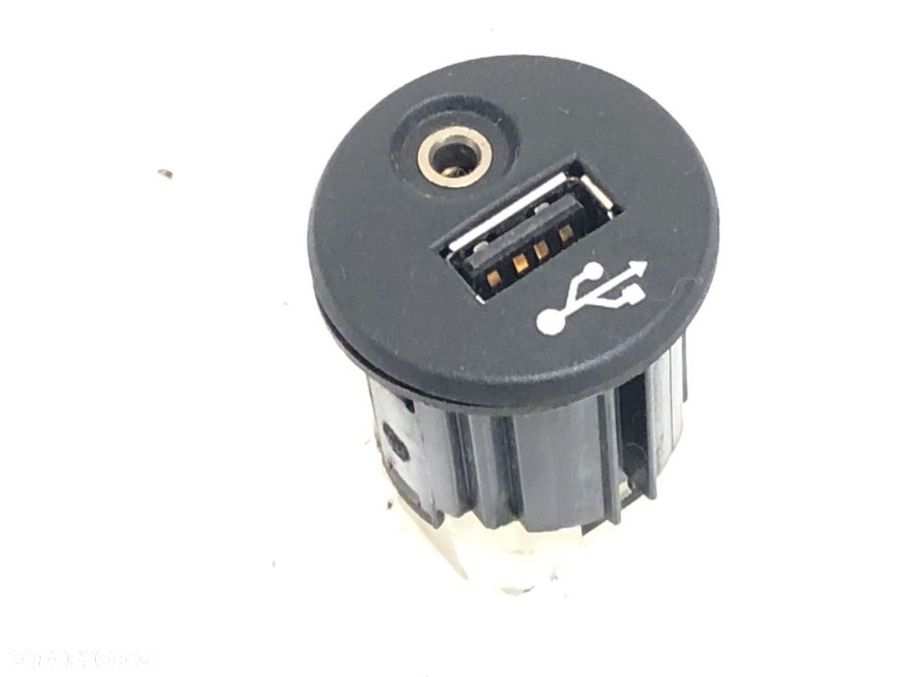 GNIAZDO USB  NISSAN JUKE (F15) 2010 - 2022 1.6 86 kW [117 KM] benzyna 2010 - 2022 28023-BH00A - 1