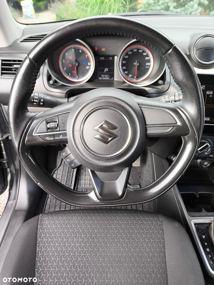 Suzuki Swift 1.2 Premium Plus CVT - 9