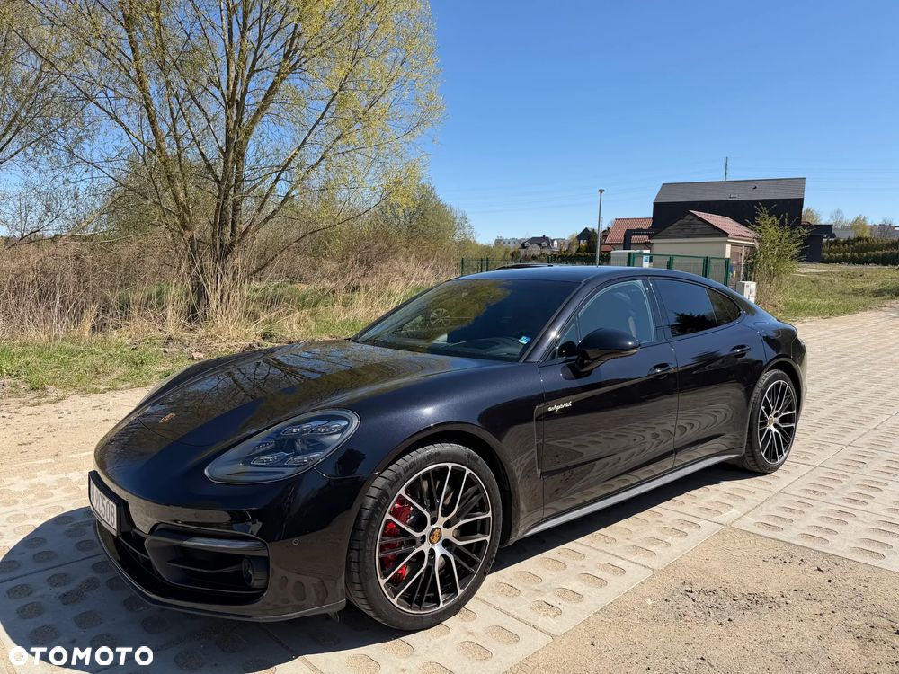 Porsche Panamera - 4