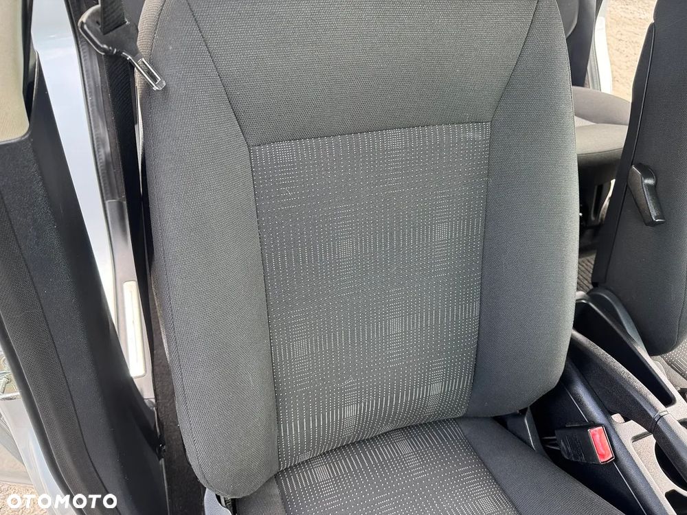Mercedes-Benz Klasa A 160 BlueEFFICIENCY Elegance - 32
