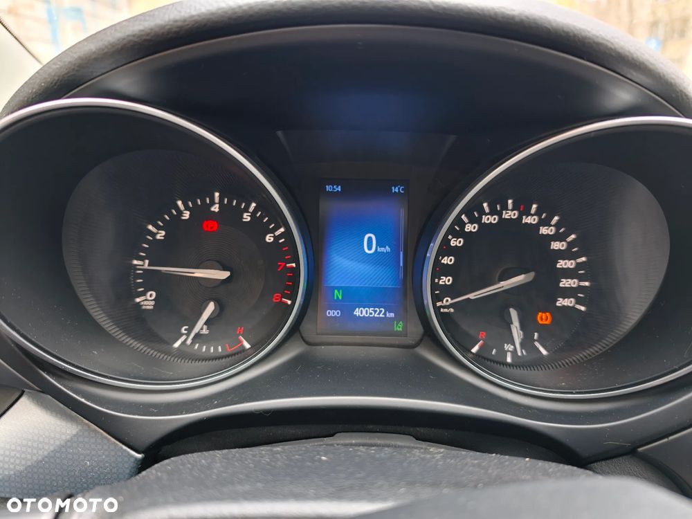 Toyota Avensis 1.8 Premium MS - 10