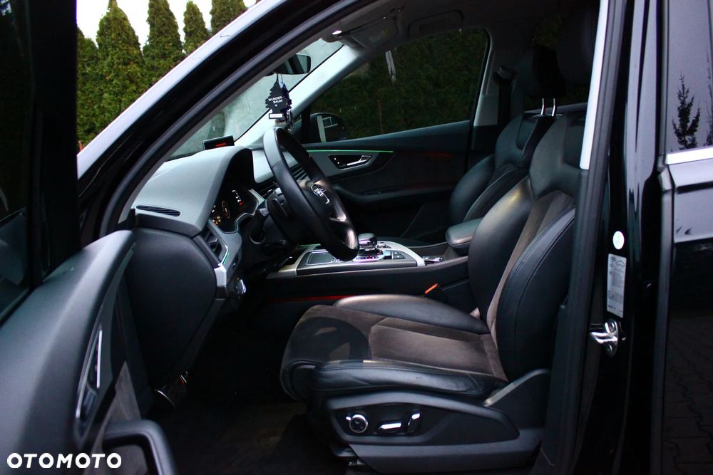 Audi Q7 - 25