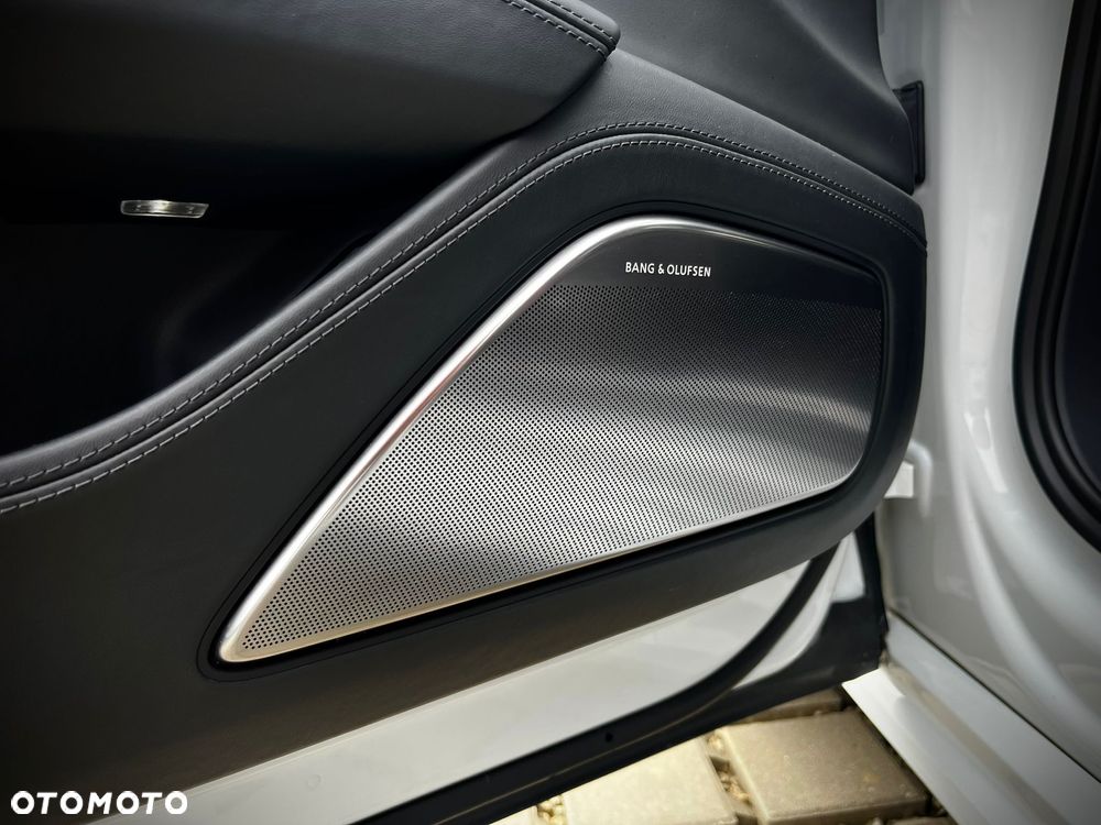 Audi A8 4.2 TDI DPF (clean diesel) quattro tiptronic - 16